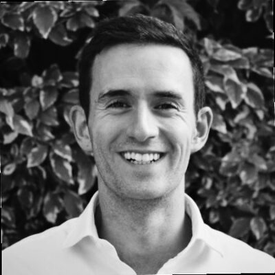 Johannes Holst Headshot